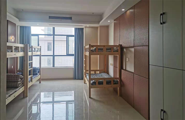 致硕四人间宿舍